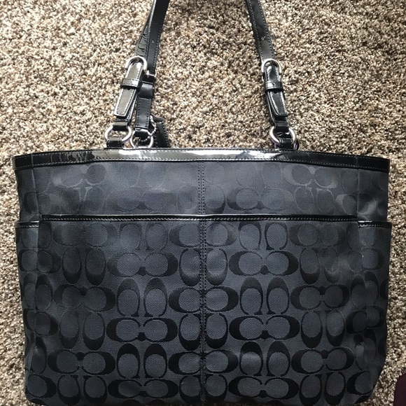 Coach Tote Black - Picture 2 of 4